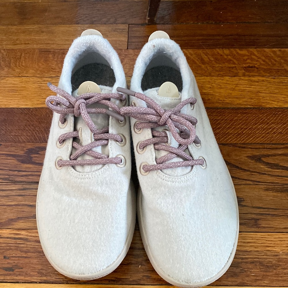 Women’s shoes size 10